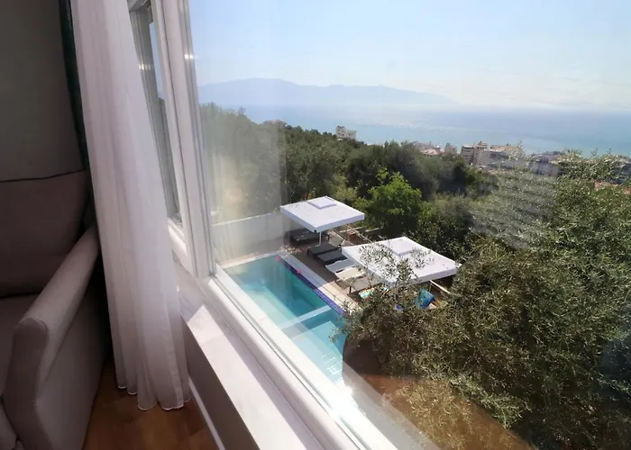 Elarad Pensionat Vlorë